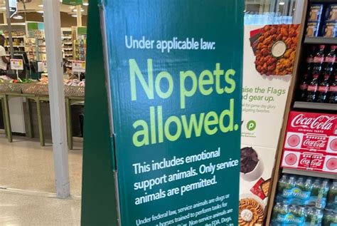 New Publix signs tell customers to keep emotional support animals, pets out of stores